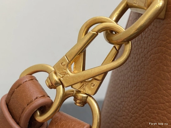 First bag ru VUITTON Soft Twist-27*19*9CM LOUIS 0711